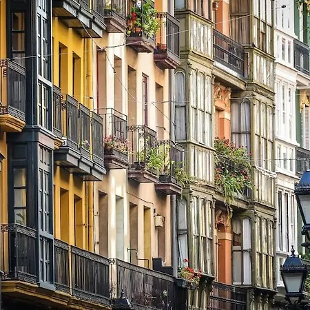 Cultura Y Gastronomia En El Casco Viejo Bilbao